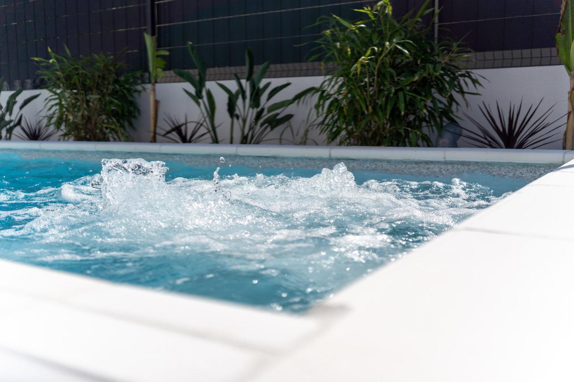 Bernie Apartments With A Pool Задар Екстериор снимка